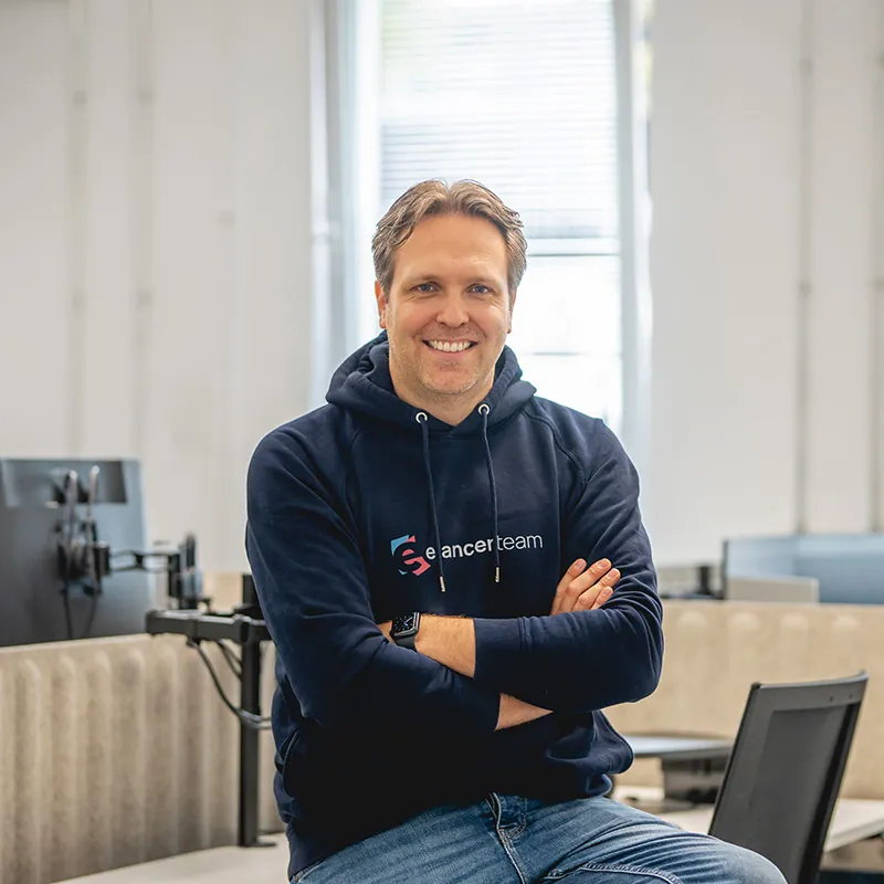 elancer-team-Oliver-Hamer_3_800x800